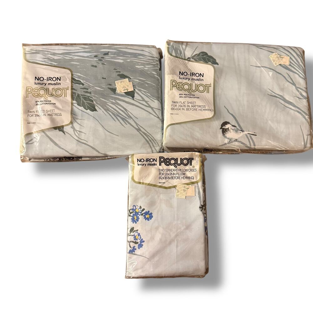 Vintage Pequot Twin fitted, flat and pillowcase set blue Little Chickadee